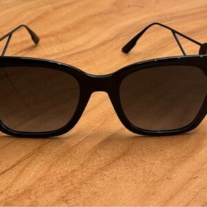 Classic Dior Cat eye Montaigne Black Sunglasses